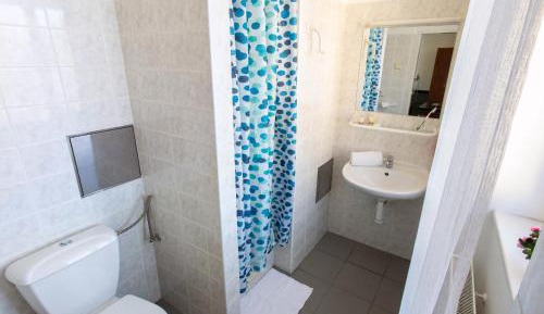 Twin Room with Private Bathroom