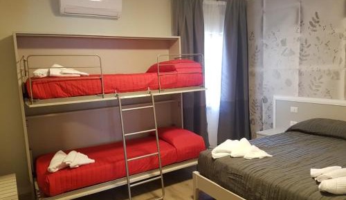 Quadruple Room with Private Bathroom