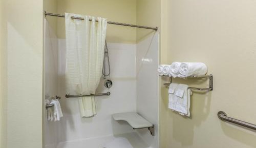 Queen Room - Disability Access
