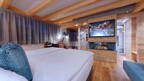 Deluxe Suite with Spa Bath