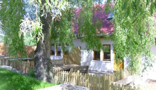 Chalet (8 Adults)