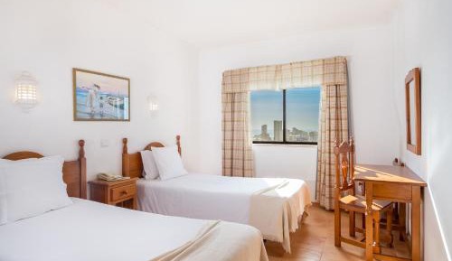 One-Bedroom Apartment with Balcony (4 Adults)