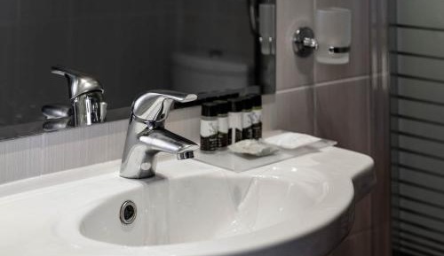 Standard Triple Room with City View