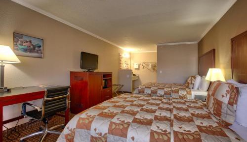 Standard Queen Room with Two Queen Beds