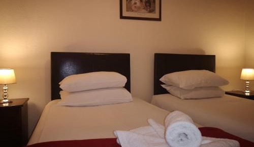 Twin Room with Private Bathroom