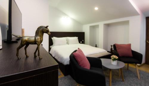 Deluxe Double Room with Extra Bed