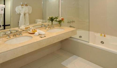 Grand Comfort Room