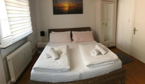 Apartment with Private External Bathroom