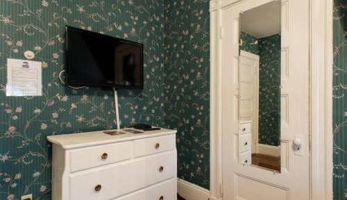 The Governor's Suite with Private External Bathroom