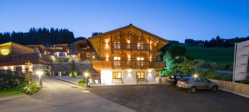 Deluxe five-bedroom Chalet with Sauna