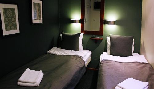 Small Twin Room - Pets allowed