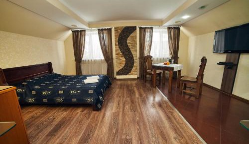Deluxe Double Room with Bath