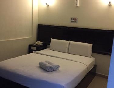 Standard Queen Room