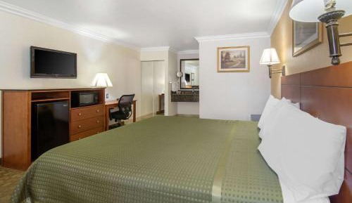 King Room - Non-Smoking