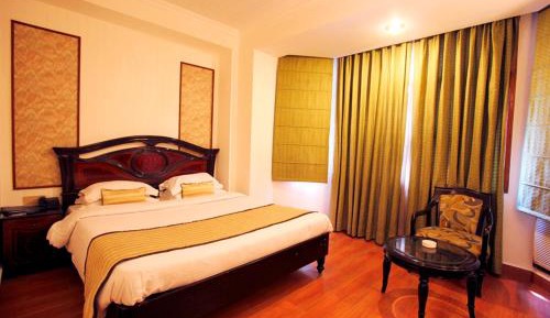 Deluxe Double or Twin Room with 15% off on food at The Clay Oven Restaurant