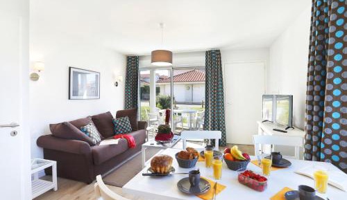 One-Bedroom Apartment (6 Adults)