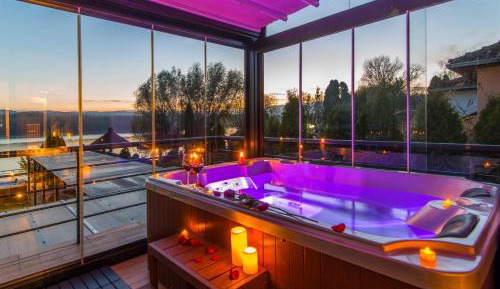 Superior Double Room with Hot Tub and River View