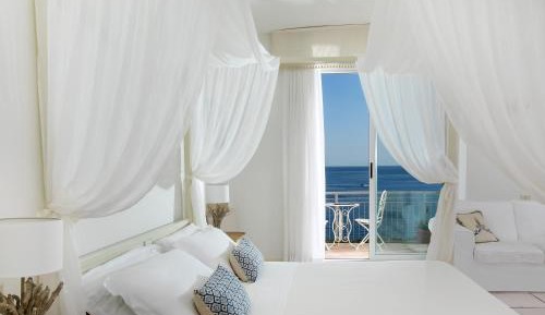 Honeymoon Suite