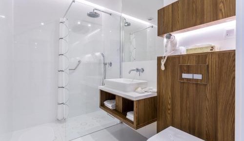  Economy Double Room with No Window