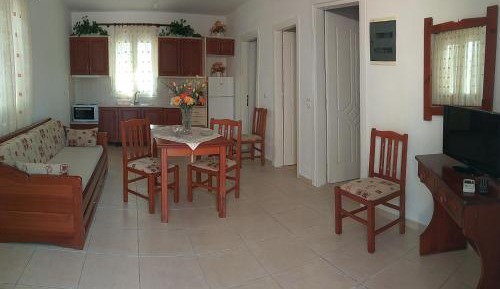 Two-Bedroom Apartment (4 Adults)
