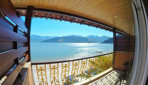 Deluxe Double Room with Balcony and Sea View