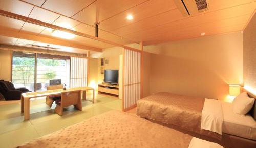 Japanese Style Room with Open-Air Bath