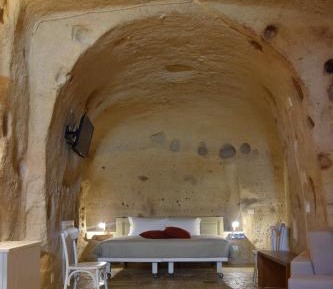 Deluxe Suite - Cave