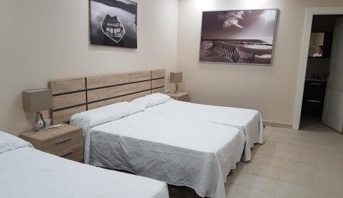 Triple Room with Private Bathroom