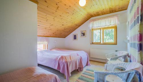 Twin Room with Shared Bathroom - Pioni 