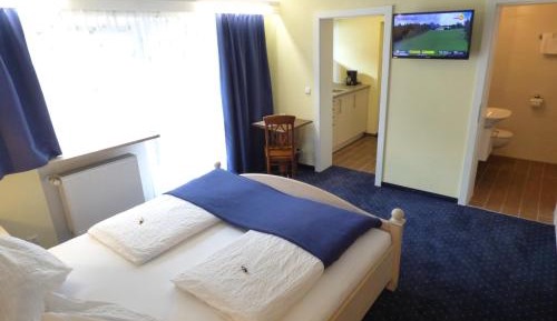  Family Studio with Balcony (2 Adults + 2 Children)