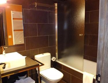 Double Room (2 Adults + 1 Child )