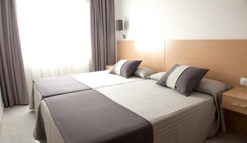 One-Bedroom Apartment (2 Adults)