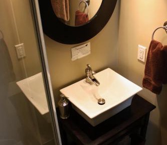 Economy Queen with En Suite 