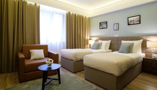 Deluxe King/Twin Room