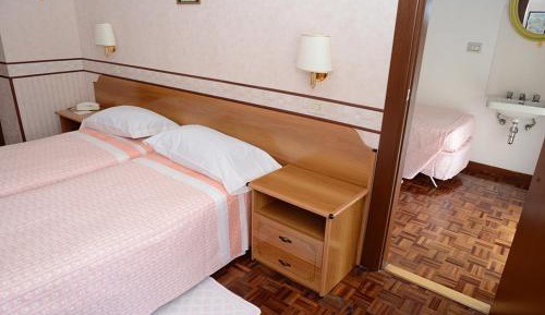 Quadruple Room with Private Bathroom