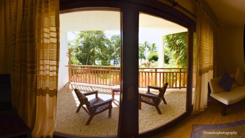 Deluxe King Room with Ocean View