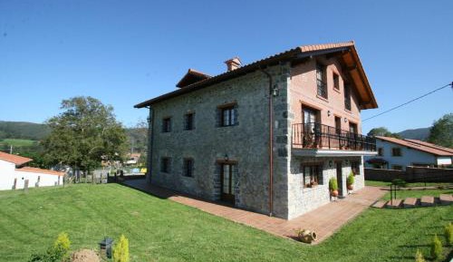 Two-Bedroom Apartment (4 Adults)