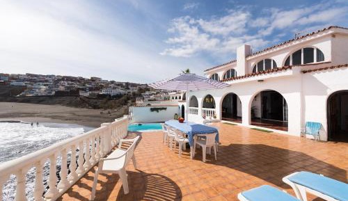 Villa - Beach Front