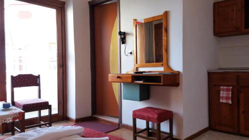 Economy Studio