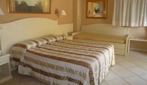Economy Family Room