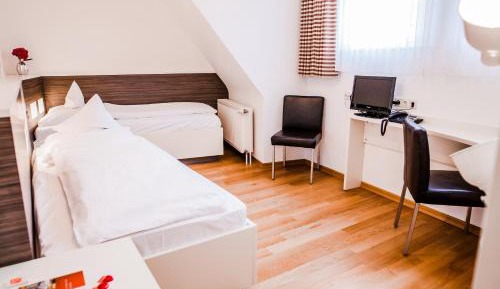 Twin Room with Bathroom