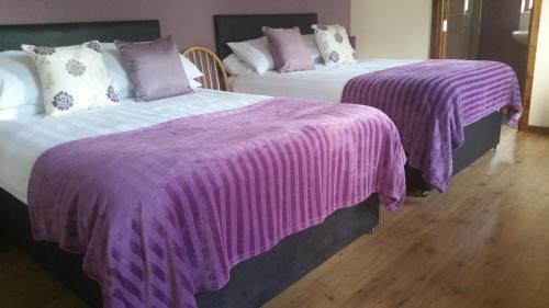 Double or Twin Room with Bathroom