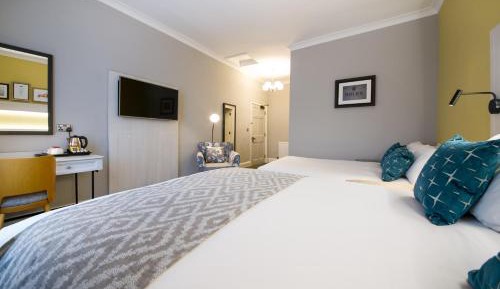 Family Room (2 Adults + 2 Children)