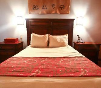 Deluxe Queen Room