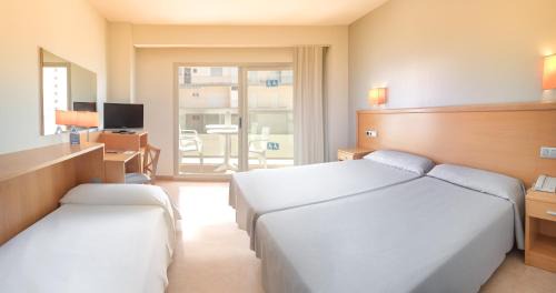 Double Room with Extra Bed and Balcony (2 Adults + 1 Child)