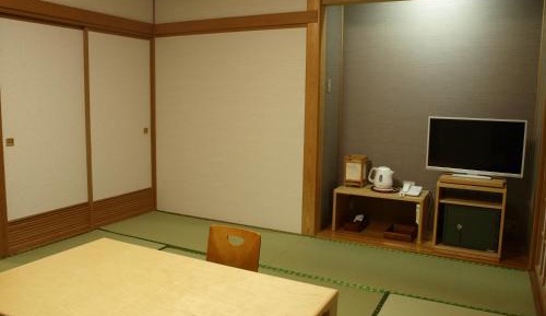 Standard Japanese-Style Room - Shared Bathroom