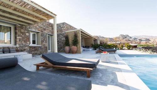 Five-Bedroom Villa with Sea View & Private Pool