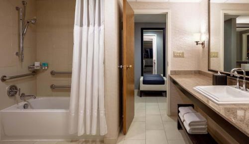 Double Room with Two Double Beds and Accessible Tub - Disability Access
