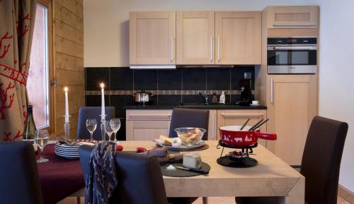One-Bedroom Apartment (4 Adults) with Spa Access