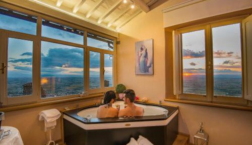 Suite with Spa Bath